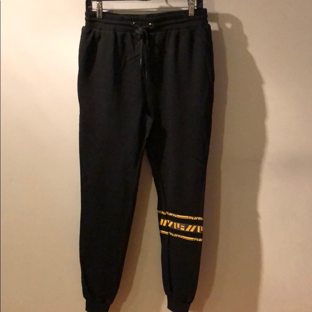 Comfortable LF joggers